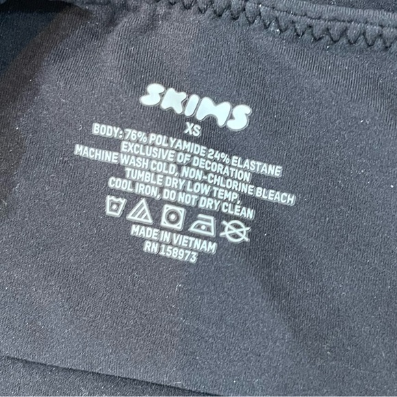 Skims FITS EVERYBODY
CAMI BODYSUIT - Picture 4 of 7